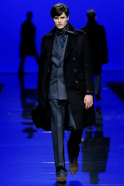 Look 29